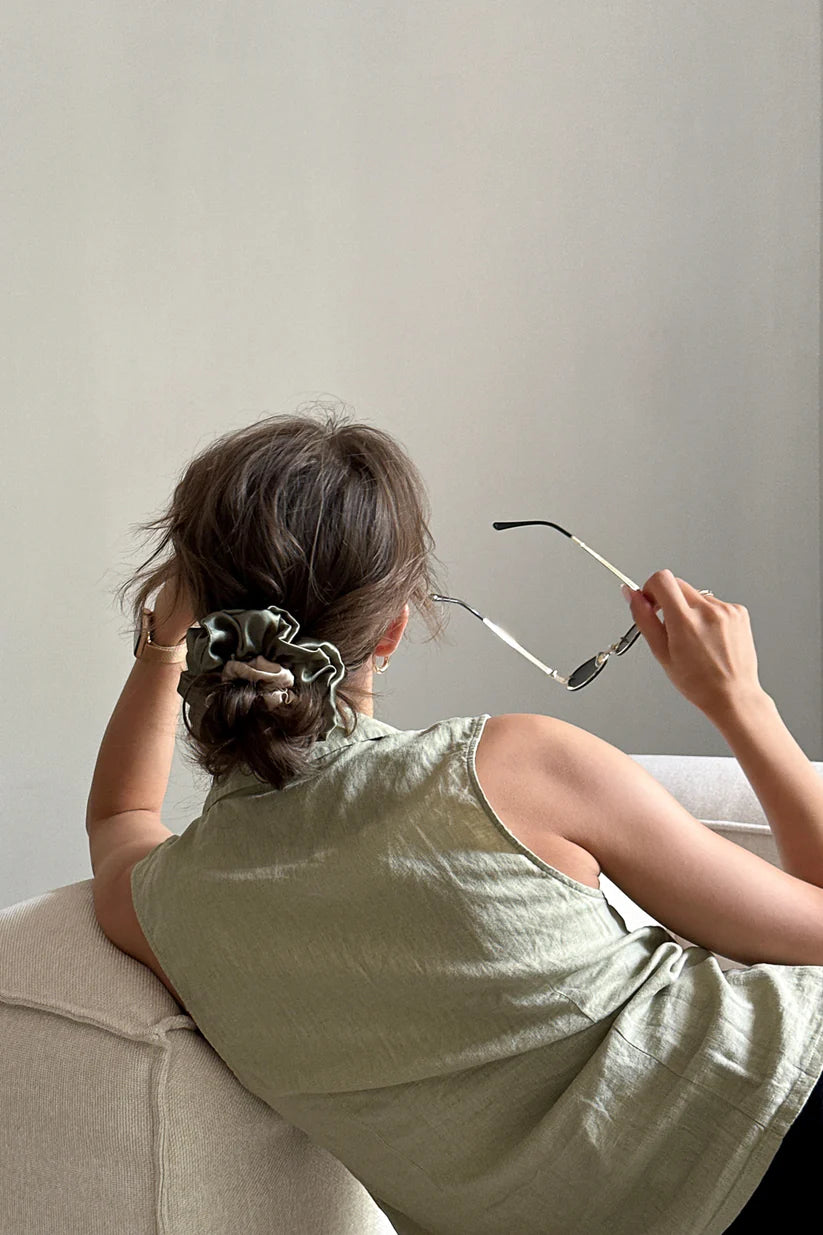 KATRINA SILKS Natural silk scrunchie Vineyard Green